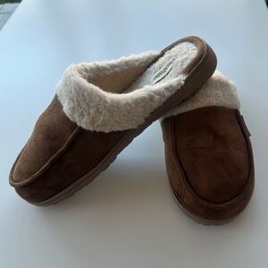 Dearfoams Cozy Slippers